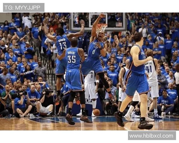 2017年NBA季后赛勇士与雷霆的激烈对决回顾与分析