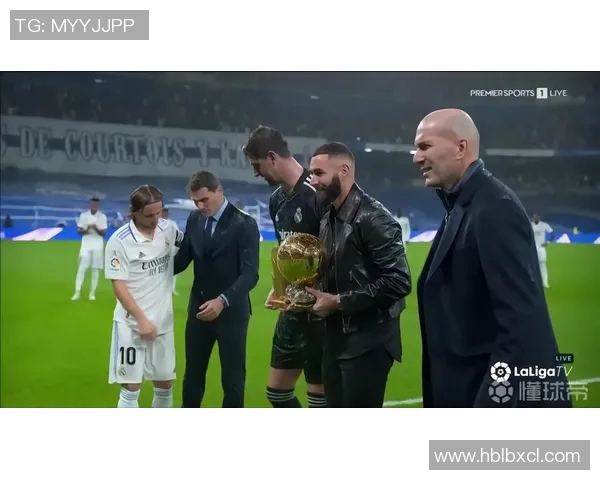 本泽马重返赛场展现风采球迷期待他再创辉煌时刻 本泽马重返赛场展现风采球迷期待他再创辉煌时刻