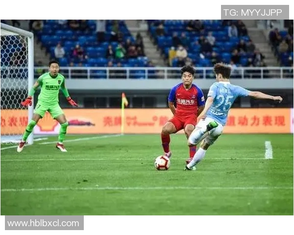 天津天海迎战重庆斯威争夺中超联赛关键三分的激烈对决